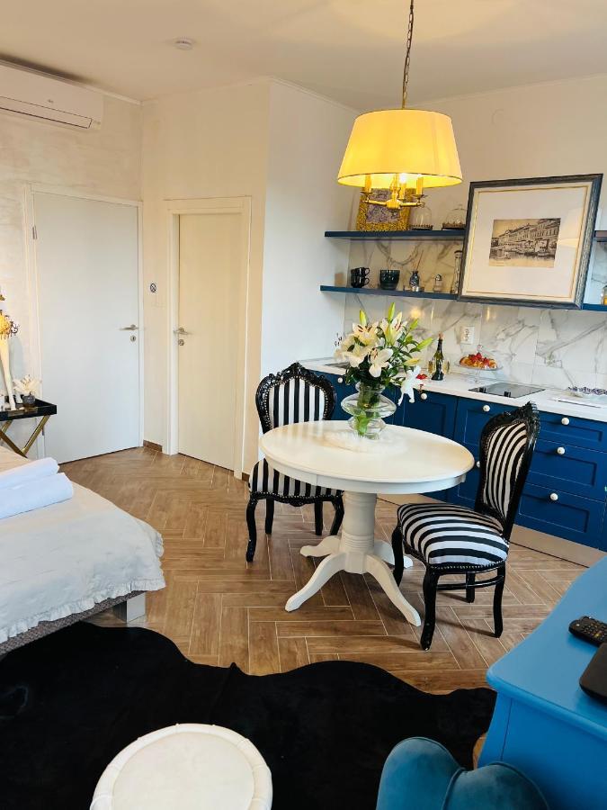 La Dolce Vita Luxury Apartments With Best Free Private Parking In City Center Pula Exteriör bild
