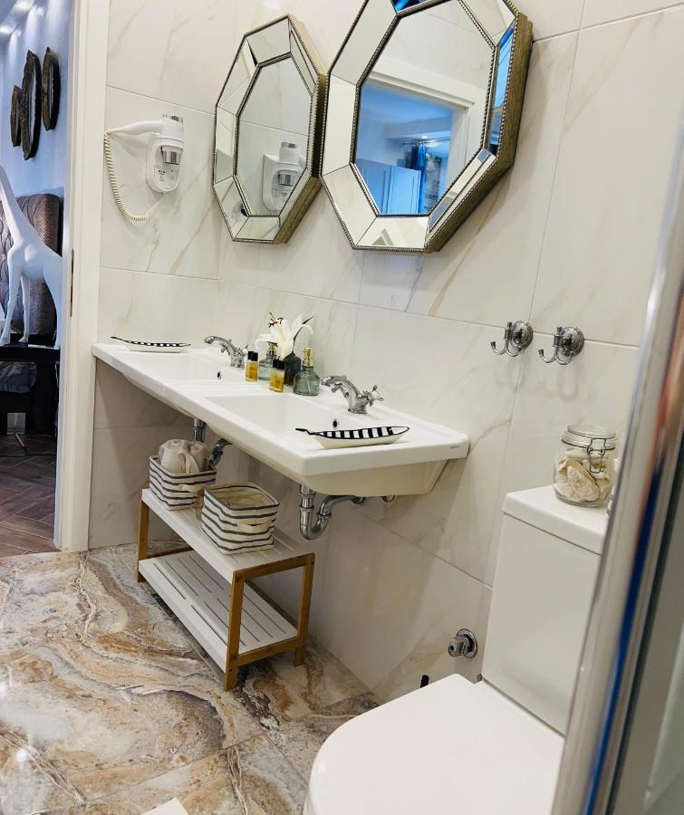 La Dolce Vita Luxury Apartments With Best Free Private Parking In City Center Pula Exteriör bild