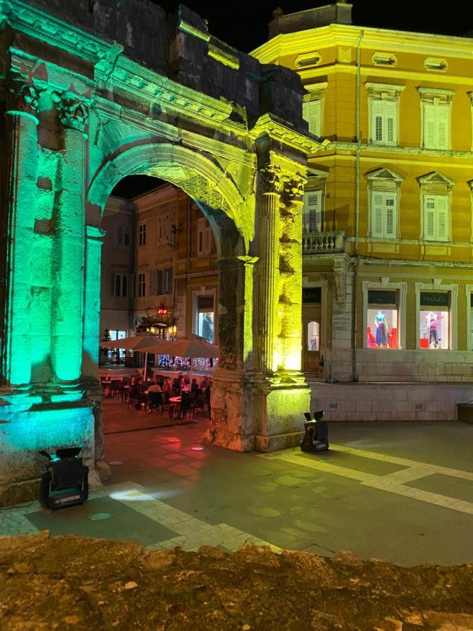 La Dolce Vita Luxury Apartments With Best Free Private Parking In City Center Pula Exteriör bild