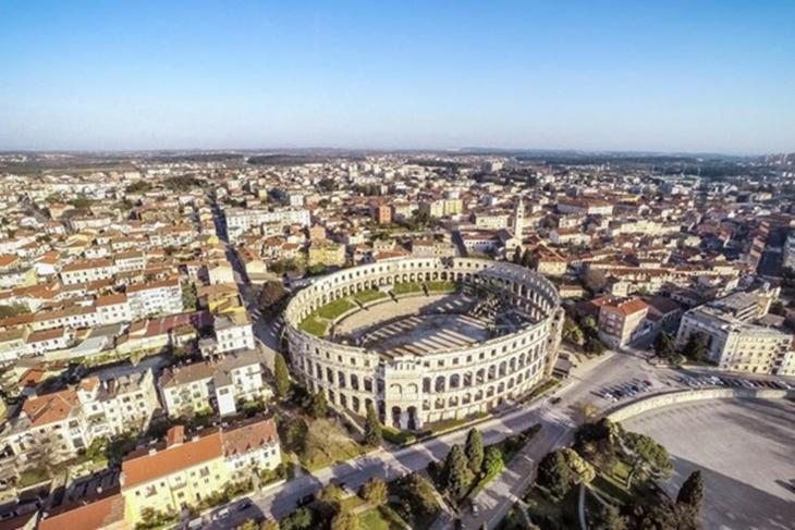 La Dolce Vita Luxury Apartments With Best Free Private Parking In City Center Pula Exteriör bild