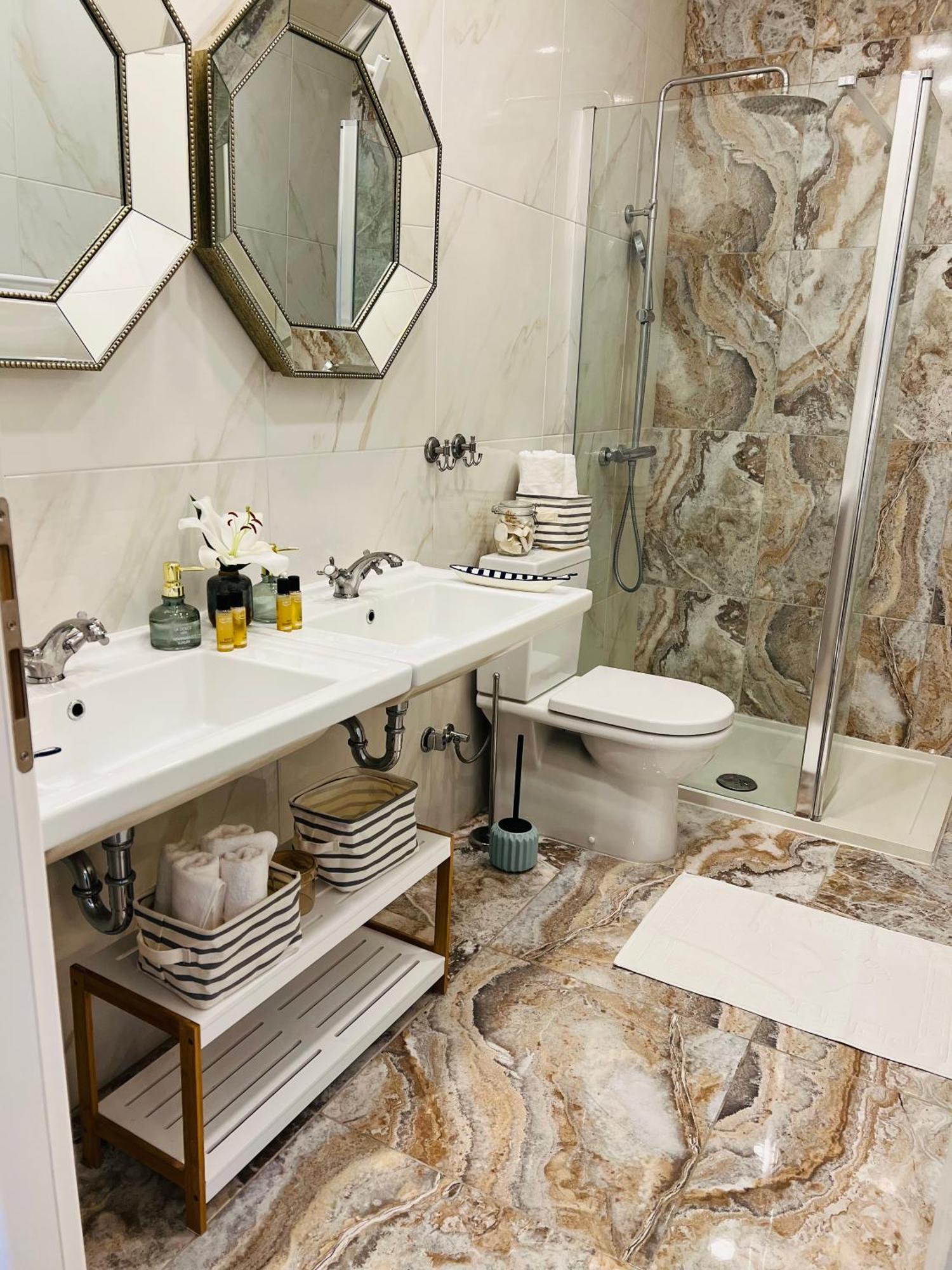 La Dolce Vita Luxury Apartments With Best Free Private Parking In City Center Pula Rum bild