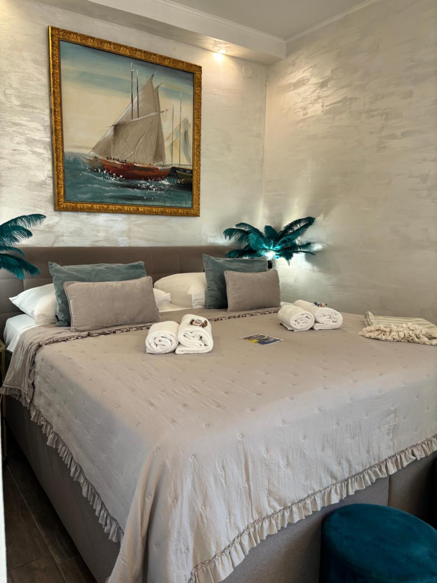 La Dolce Vita Luxury Apartments With Best Free Private Parking In City Center Pula Exteriör bild