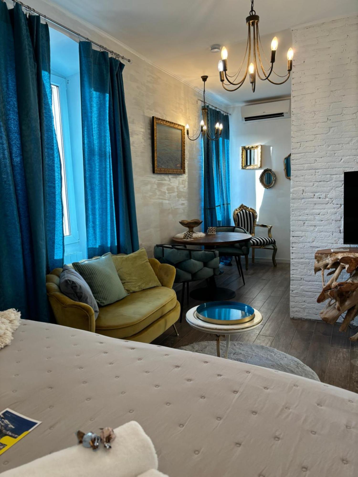 La Dolce Vita Luxury Apartments With Best Free Private Parking In City Center Pula Exteriör bild