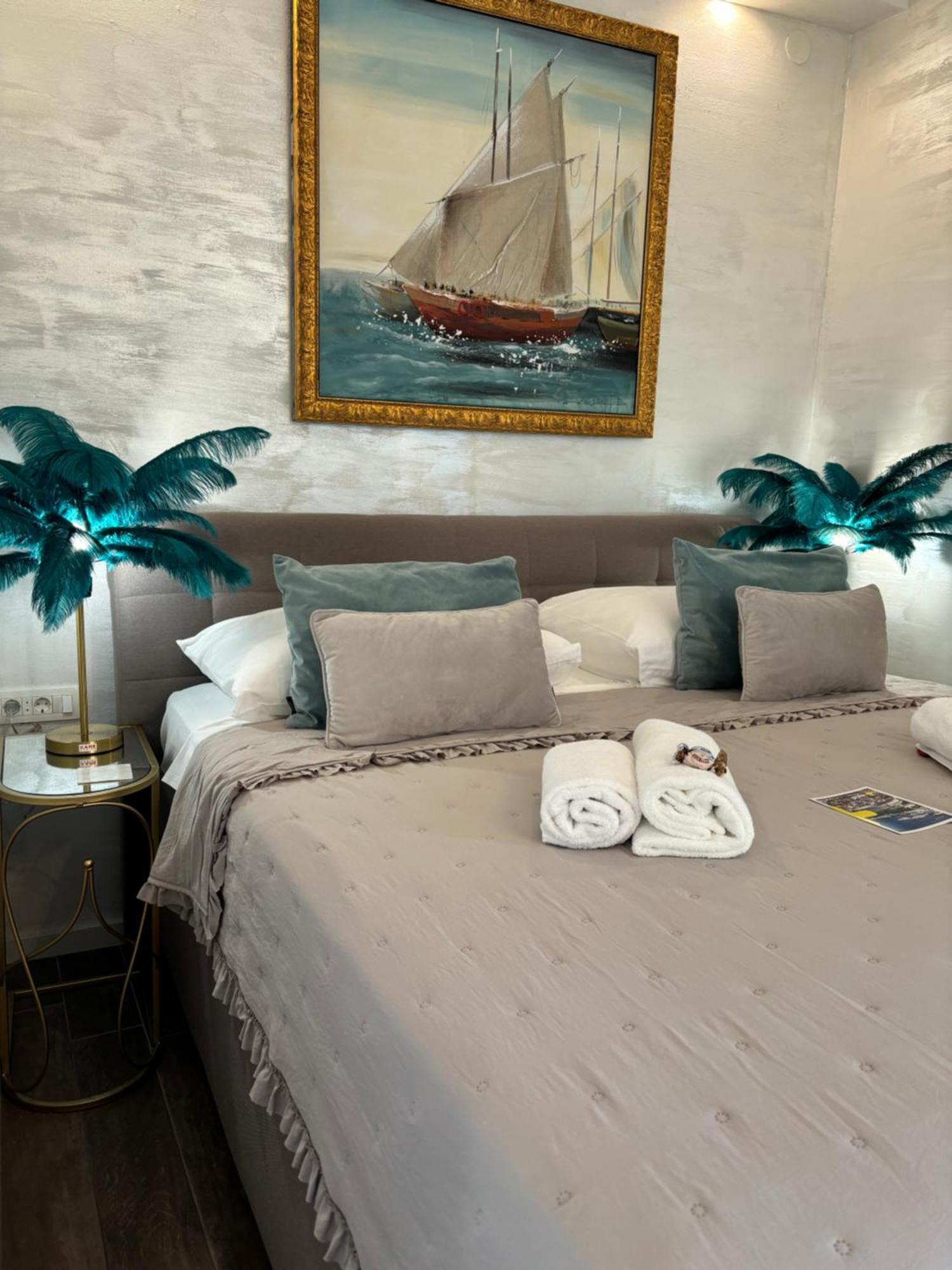La Dolce Vita Luxury Apartments With Best Free Private Parking In City Center Pula Exteriör bild