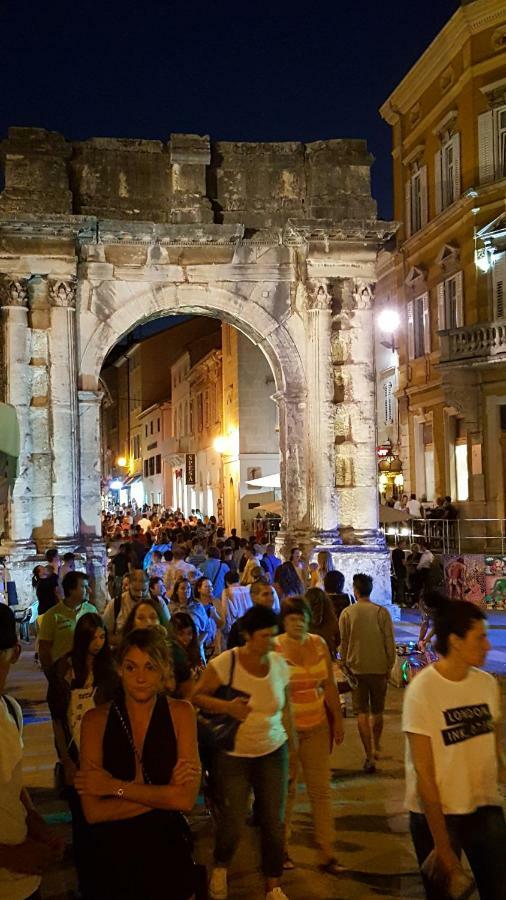 La Dolce Vita Luxury Apartments With Best Free Private Parking In City Center Pula Exteriör bild